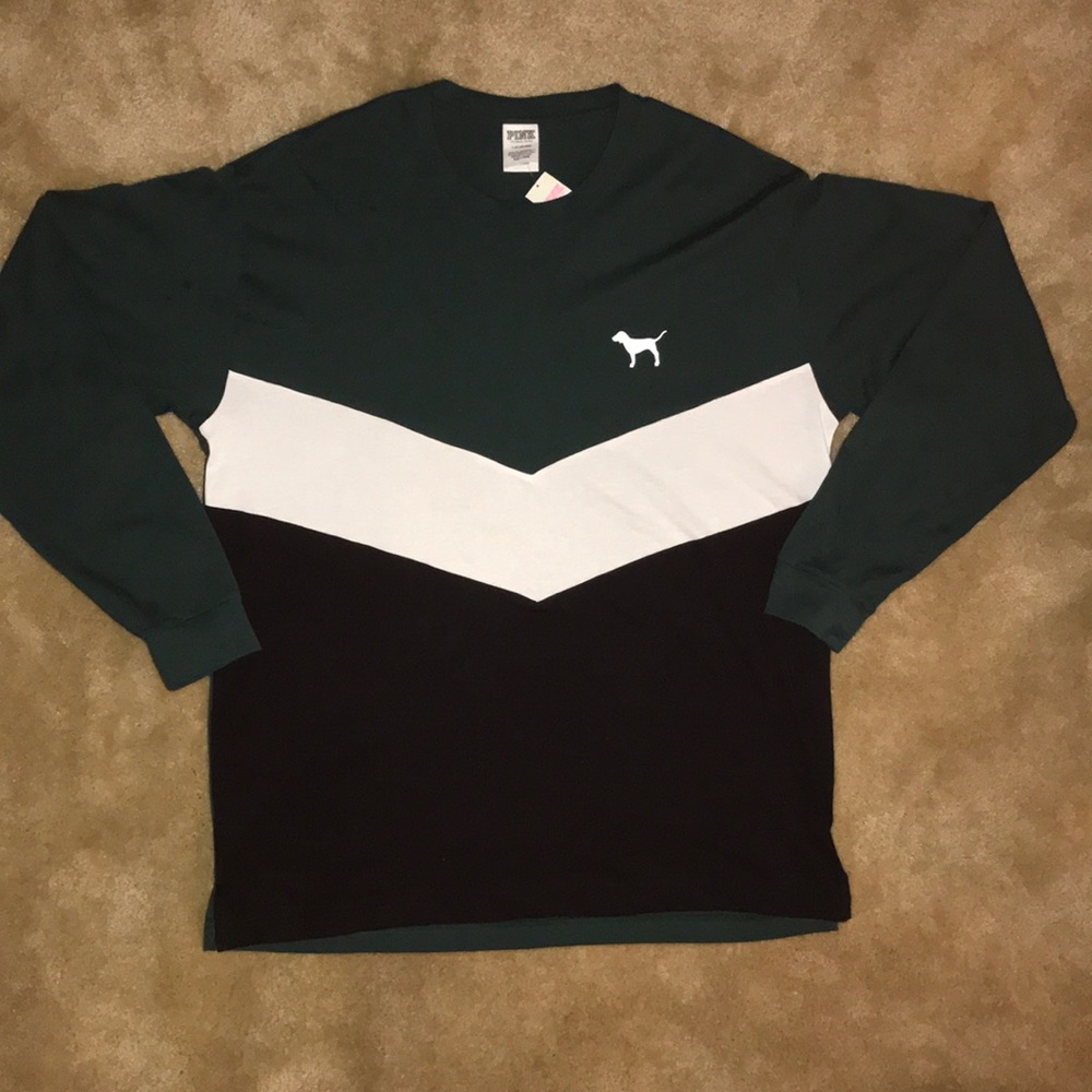 UNAVAILABLE‼️PINK Campus long sleeve Tee